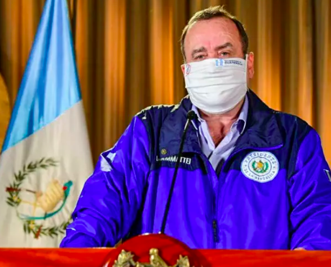 El presidente de Guatemala, Alejandro Giammattei, con mascarilla por el coronavirus - PRESIDENCIA DE GUATEMALA 